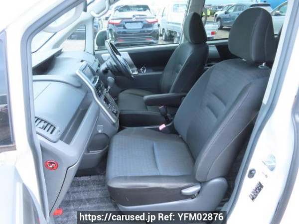 Used 2009 AT toyota voxy ZRR70W Image[16]