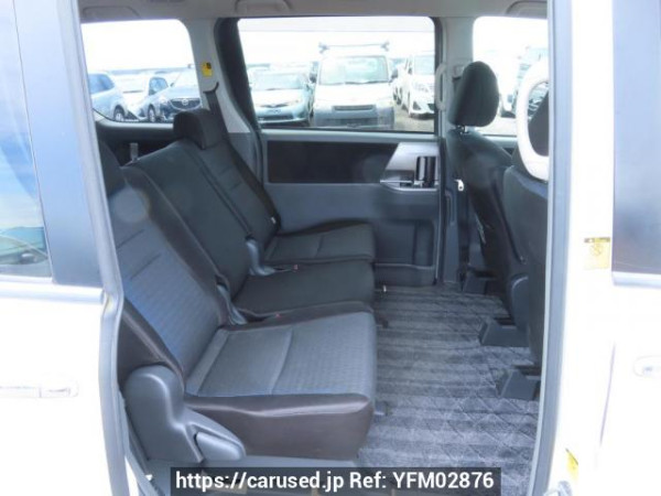 Used 2009 AT toyota voxy ZRR70W Image[17]