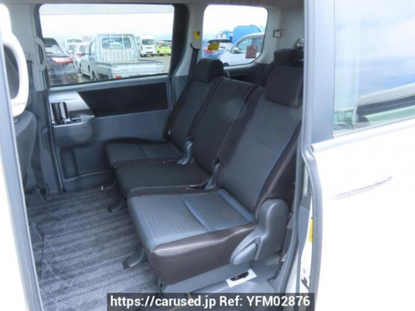 Used 2009 AT toyota voxy ZRR70W Image[20]