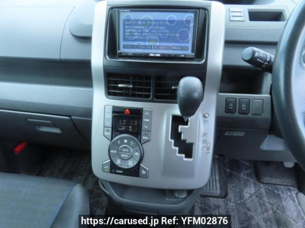 Used 2009 AT toyota voxy ZRR70W Image[28]