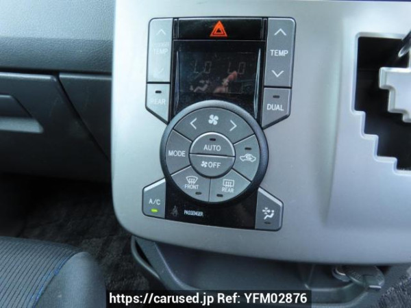 Used 2009 AT toyota voxy ZRR70W Image[31]