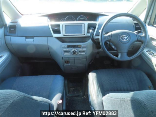 Used 2005 AT toyota voxy AZR60G Image[20]