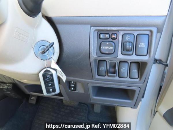 Used 2005 AT toyota sienta NCP81G Image[31]