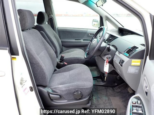 Used 2004 AT toyota voxy AZR60G Image[13]