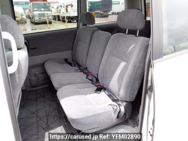 Used 2004 AT toyota voxy AZR60G Image[16]