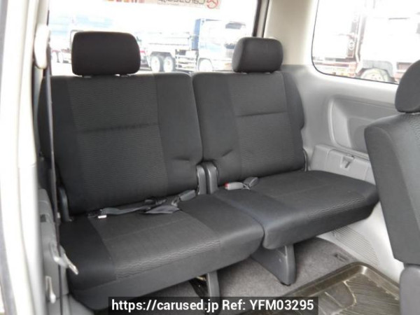 Used 2006 AT toyota voxy AZR60G Image[17]