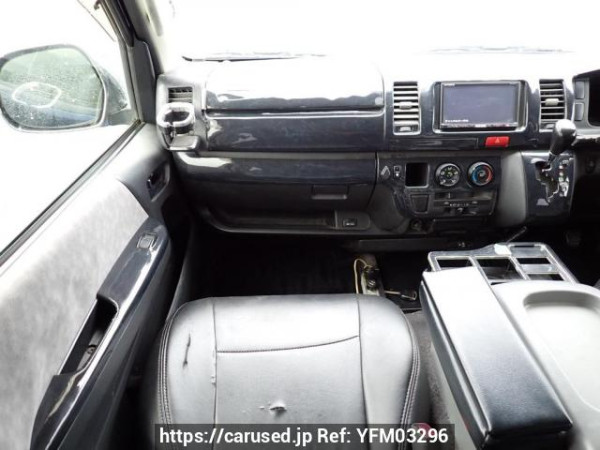 Used 2005 AT toyota regiusace-van KDH200V Image[19]