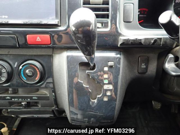 Used 2005 AT toyota regiusace-van KDH200V Image[23]
