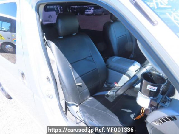 Used 2005 AT toyota regiusace-van KDH200V Image[13]