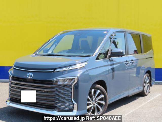 Buy Used 2022 Toyota Voxy ZWR90W (SP040AEE) - Carused.jp