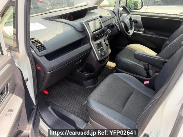 Used 2013 AT toyota voxy ZRR70W Image[10]