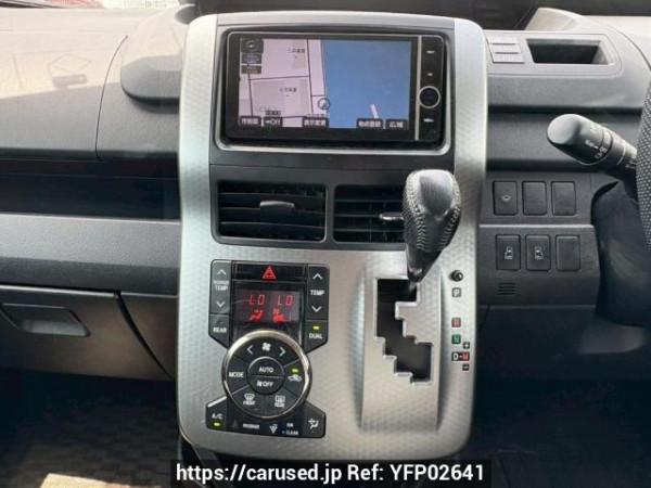 Used 2013 AT toyota voxy ZRR70W Image[24]