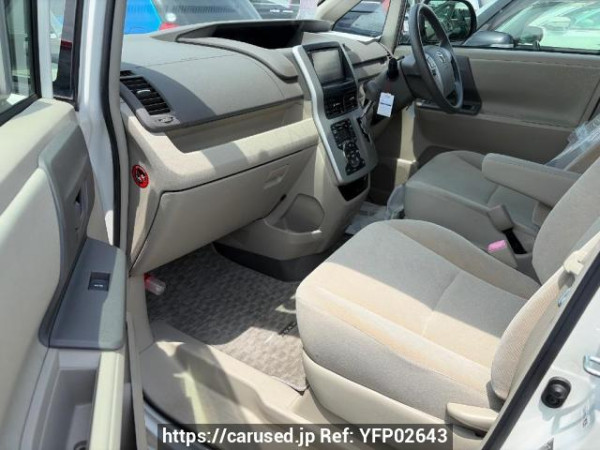 Used 2011 AT toyota noah ZRR75G Image[10]