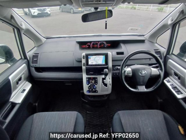 Used 2010 AT toyota noah ZRR75W Image[17]