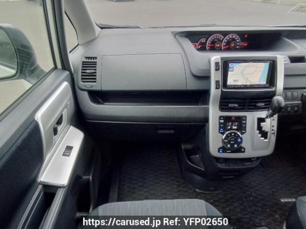 Used 2010 AT toyota noah ZRR75W Image[18]