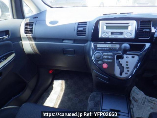 Used 2003 AT toyota wish ZNE10G Image[18]