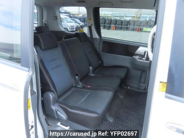 Used 2009 AT toyota voxy ZRR70W Image[19]