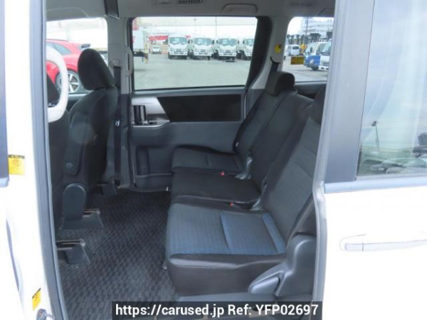 Used 2009 AT toyota voxy ZRR70W Image[20]