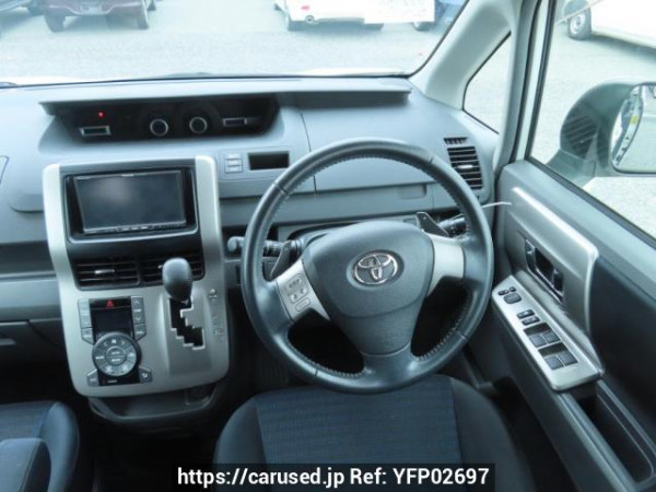 Used 2009 AT toyota voxy ZRR70W Image[24]