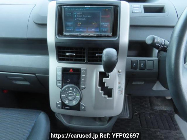 Used 2009 AT toyota voxy ZRR70W Image[26]