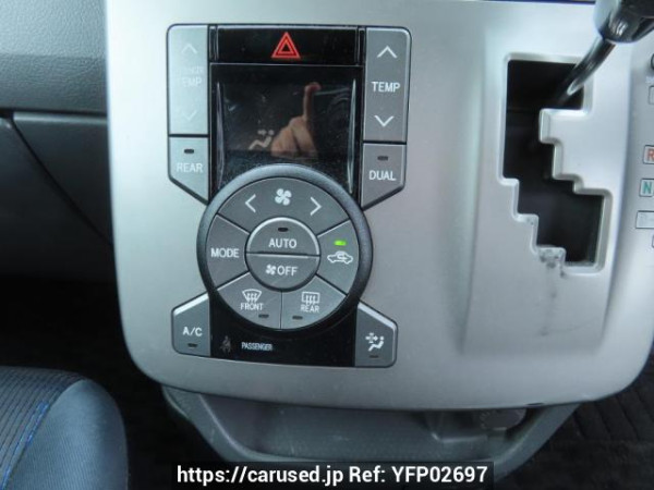 Used 2009 AT toyota voxy ZRR70W Image[29]