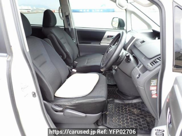 Used 2009 AT toyota voxy ZRR70W Image[13]