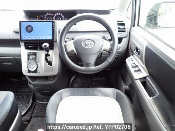 Used 2009 AT toyota voxy ZRR70W Image[20]