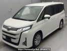 Toyota Noah ZWR90W