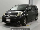 Toyota Isis ZGM10W