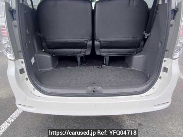 Used 2009 AT toyota voxy ZRR70W Image[8]