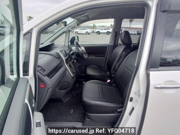 Used 2009 AT toyota voxy ZRR70W Image[13]