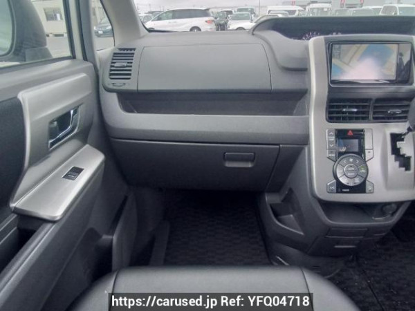 Used 2009 AT toyota voxy ZRR70W Image[18]