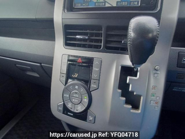Used 2009 AT toyota voxy ZRR70W Image[22]