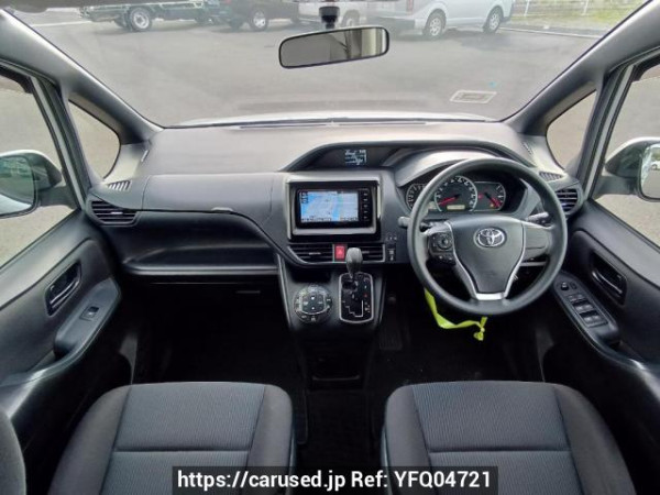 Used 2015 AT toyota noah ZRR85G Image[18]