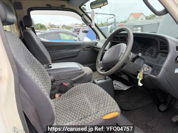 Used 2004 AT toyota regiusace-van TRH112V Image[8]