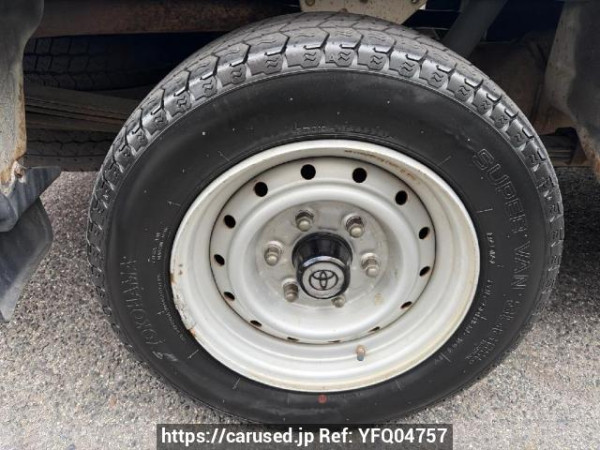 Used 2004 AT toyota regiusace-van TRH112V Image[16]
