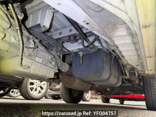 Used 2004 AT toyota regiusace-van TRH112V Image[24]