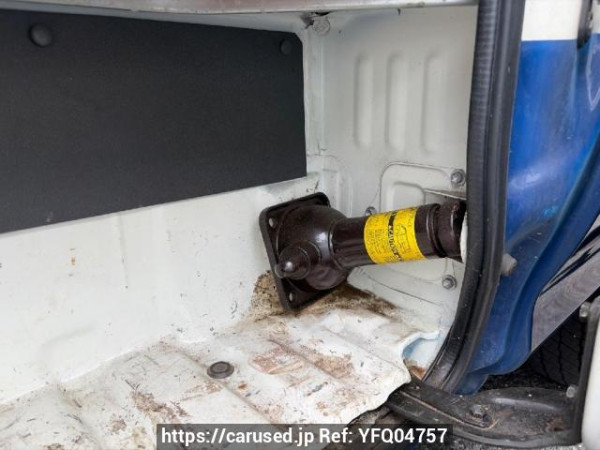 Used 2004 AT toyota regiusace-van TRH112V Image[28]