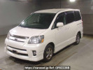 Toyota Noah AZR60G