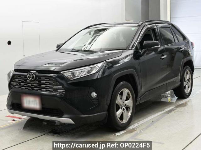 Купить б/у 2021 Toyota RAV4 MXAA54 (OP0224F5) - Carused.jp