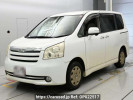 Toyota Noah ZRR70G