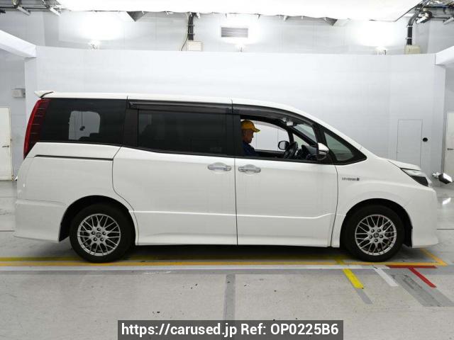 Buy Used 2016 Toyota Noah ZWR80W (OP0225B6) - Carused.jp