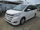 Toyota Noah ZRR80G