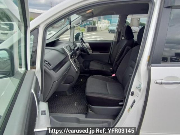 Used 2008 AT toyota voxy ZRR70W Image[14]