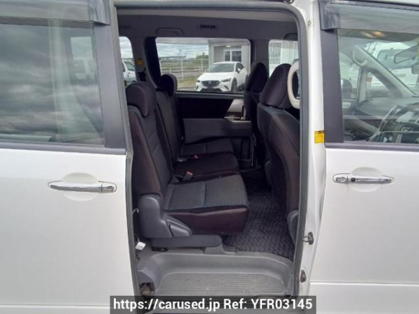 Used 2008 AT toyota voxy ZRR70W Image[15]
