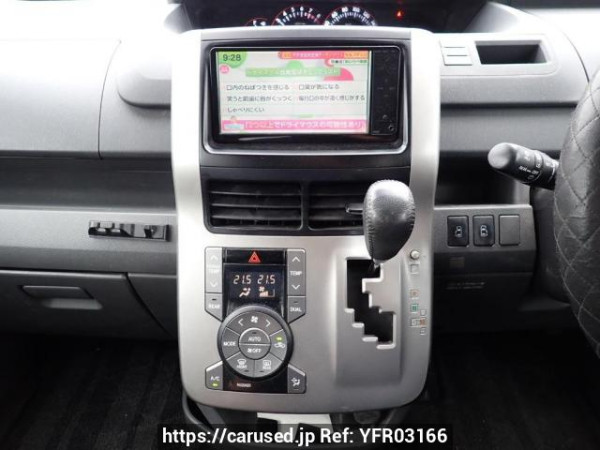 Used 2009 AT toyota voxy ZRR70W Image[21]