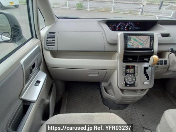 Used 2009 AT toyota noah ZRR75W Image[18]