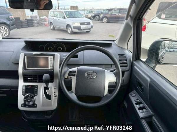 Used 2010 AT toyota voxy ZRR70G Image[19]