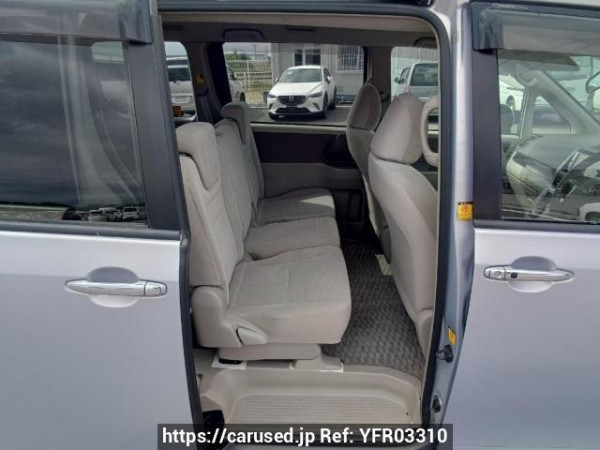 Used 2010 AT toyota noah ZRR70G Image[14]