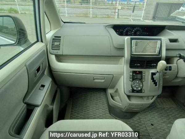Used 2010 AT toyota noah ZRR70G Image[18]